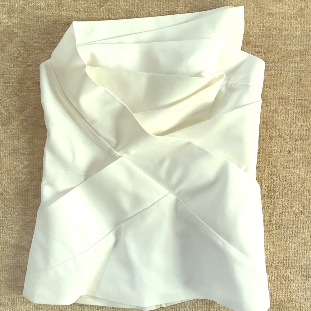 Strapless, zip back top